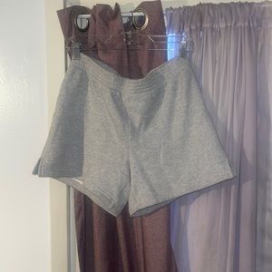 Tna cozy perfect 5” short (nwt)